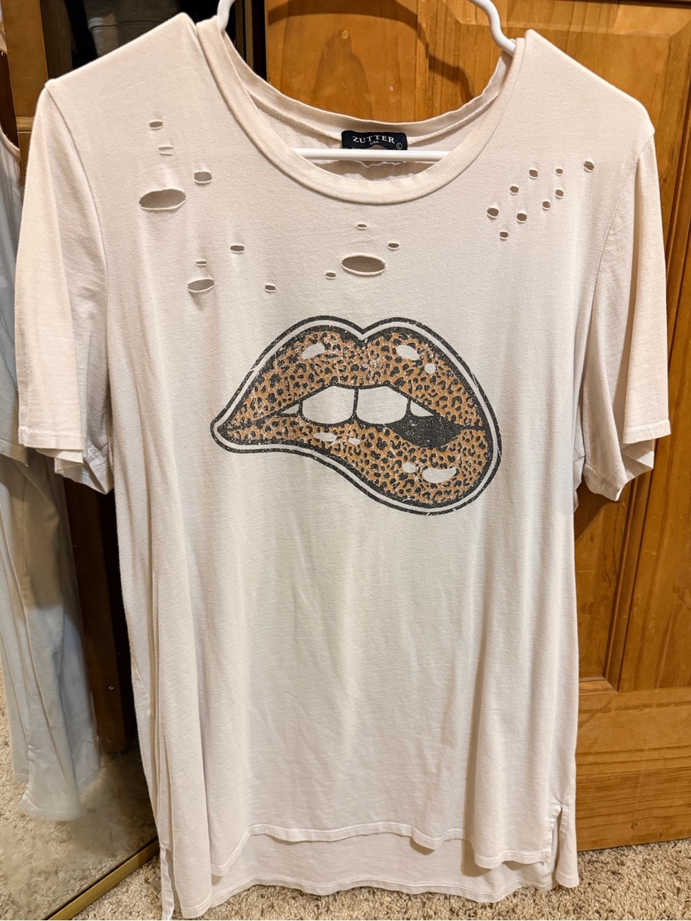 Zutter Distressed Tee with Leopard Lip Graphic